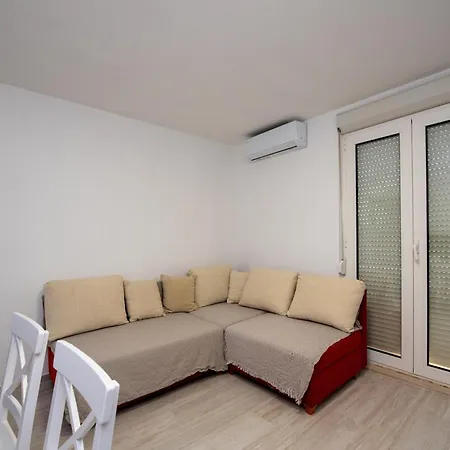 Apartment With A Parking Space - 21525 Split